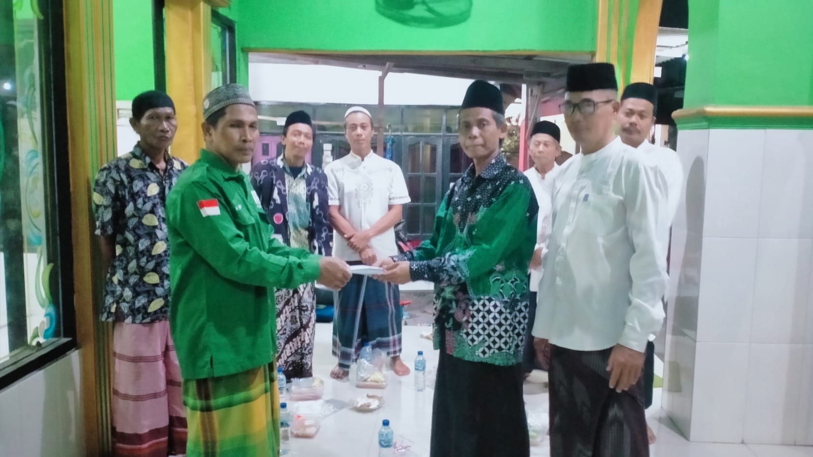 Lazisnu Cangkir Serahkan Santunan Yatim Piatu dan Dhu'afa ke-32, Dirangkai dengan Lailatul Ijtima'