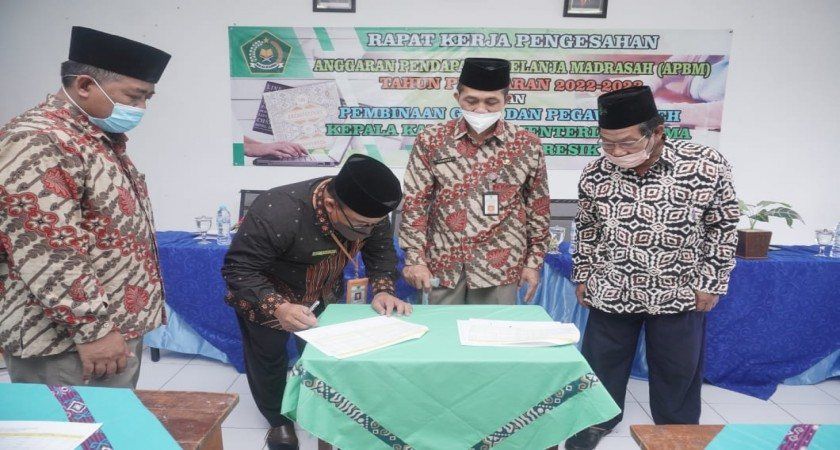 PENGESAHAN APBM 2022-2023 OLEH KEPALA KANTOR KEMENAG GRESIK